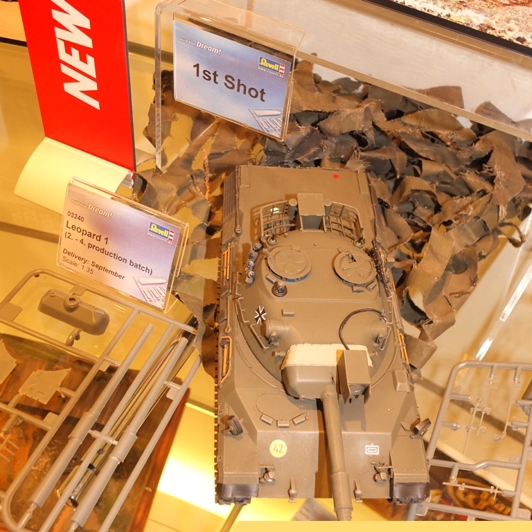 revell_09_of_94.jpg